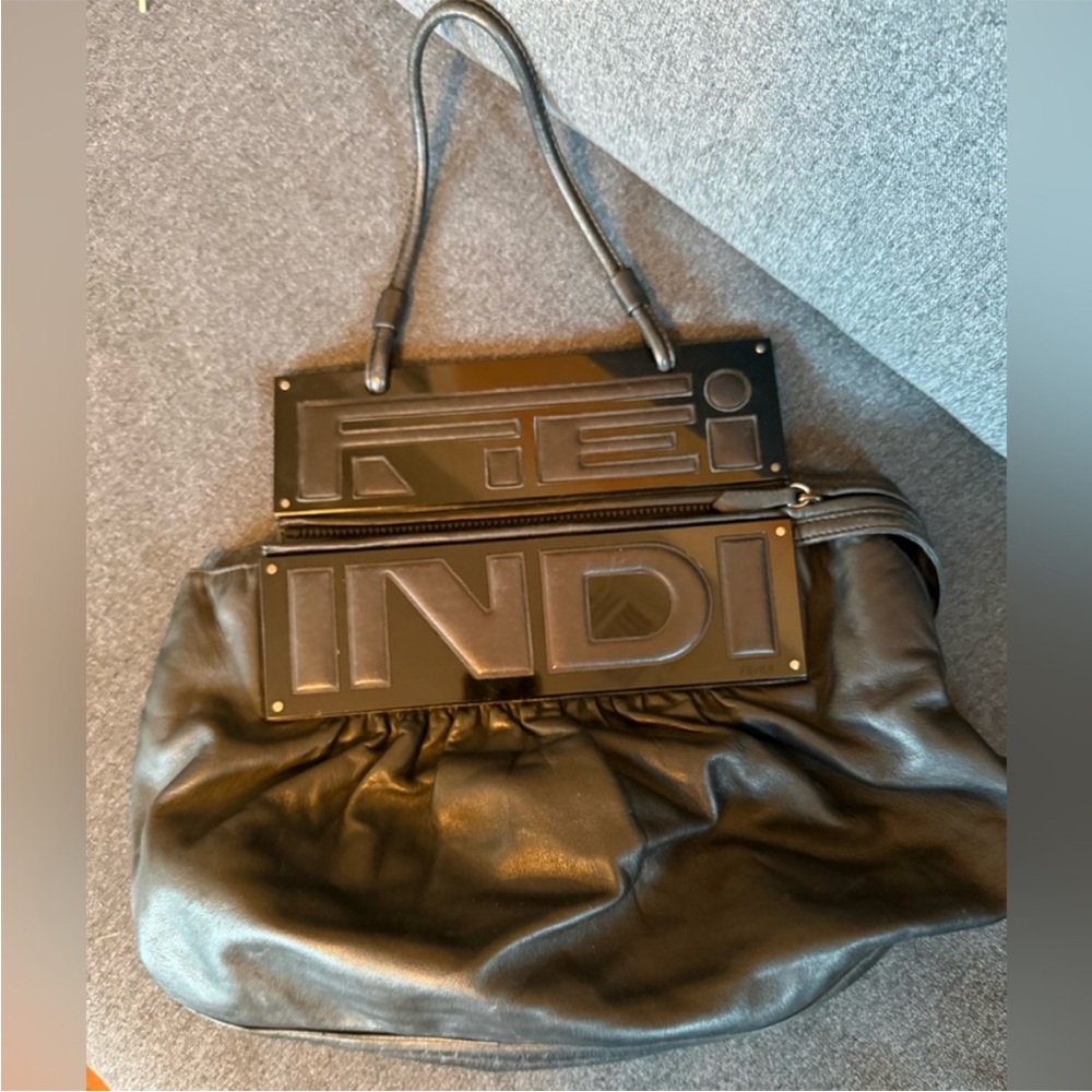 Fendi Vintage Women’s Leather Tote Bag with Embossed Panel - Picture 2 of 7